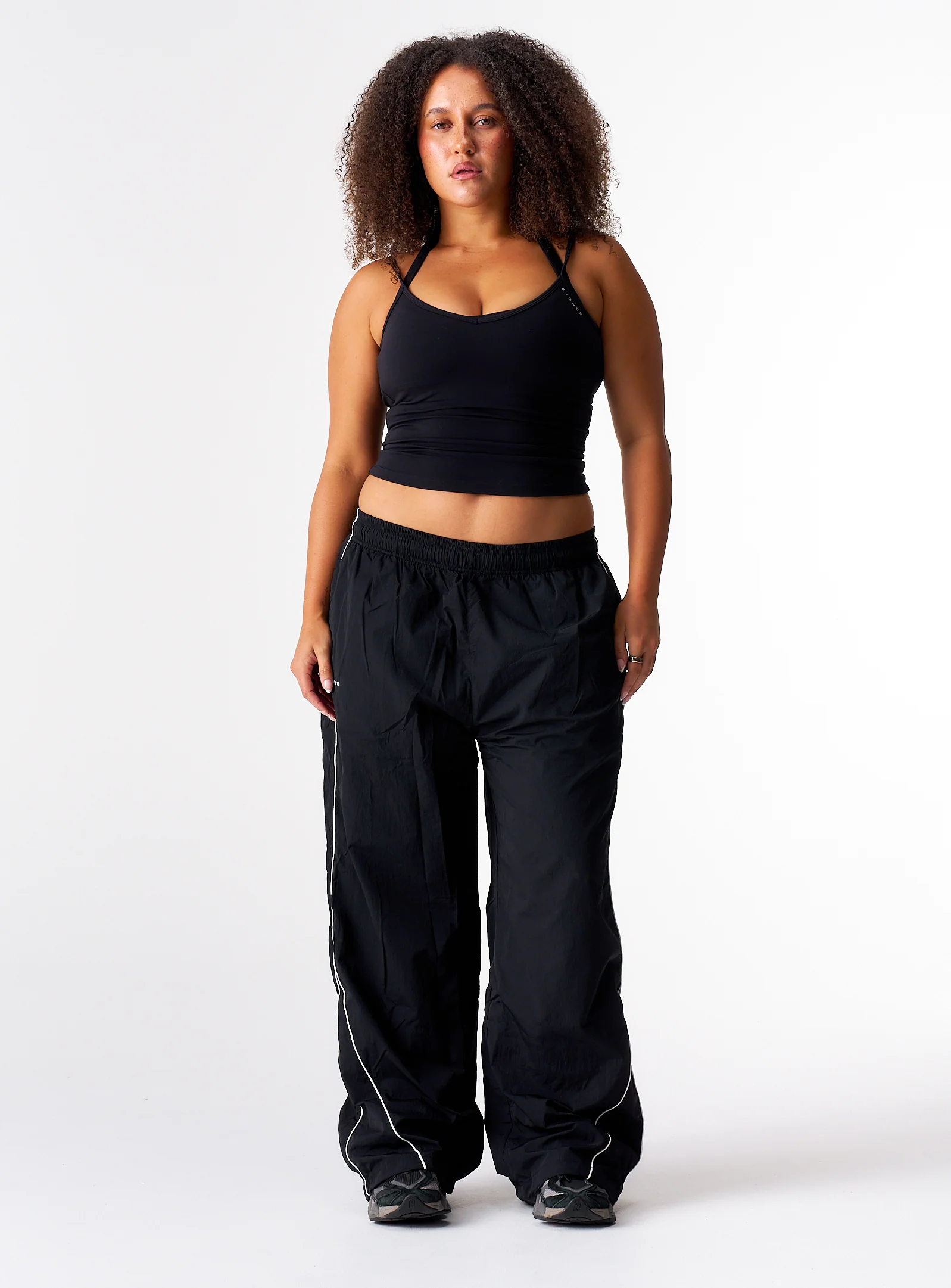 Women's Stride Trackpants - Jet Black - Image 3