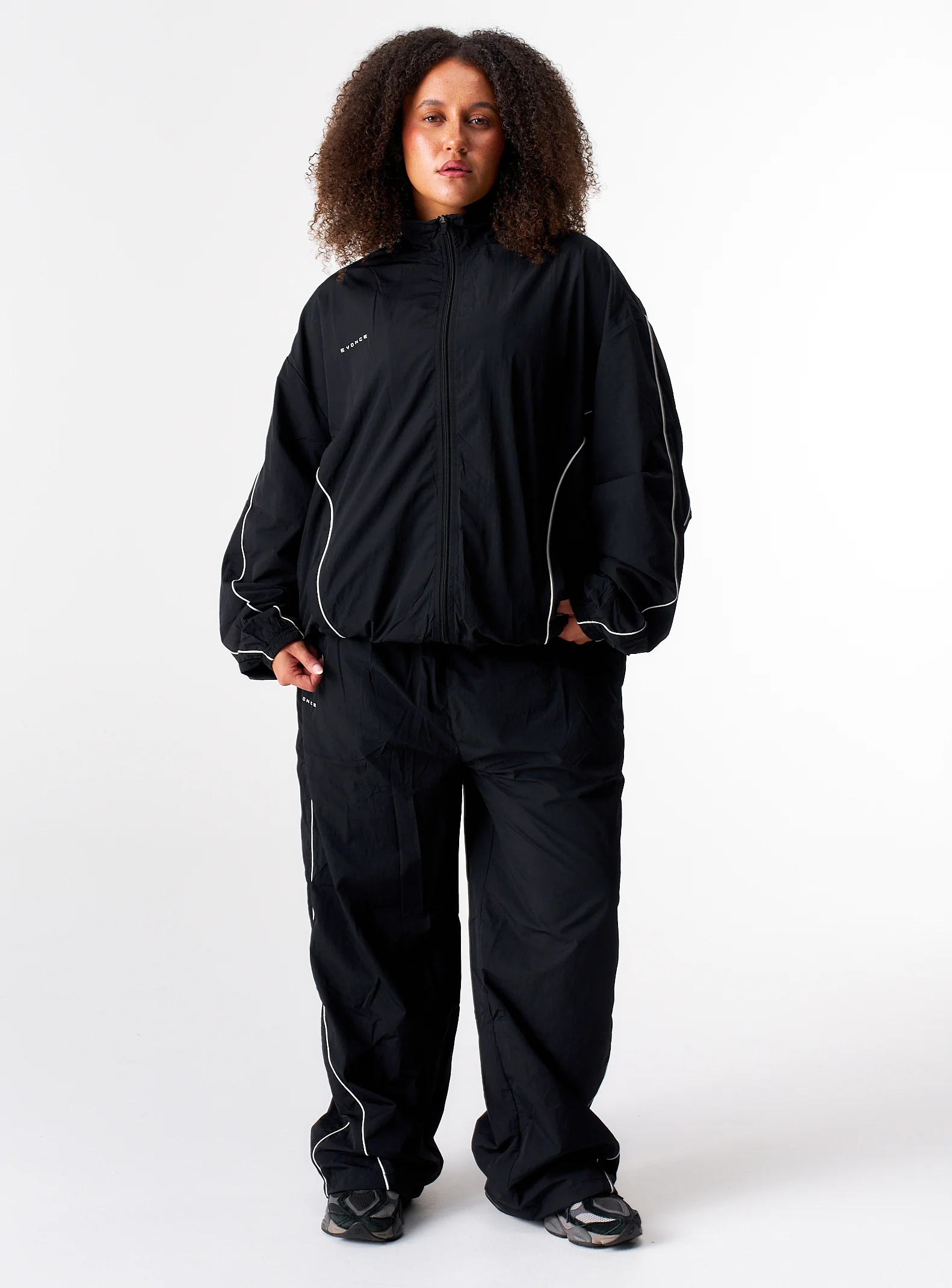 Women's Stride Tracksuit Jacket - Jet Black - Image 3